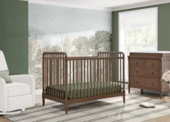 Saint 4-in-1 Convertible Crib